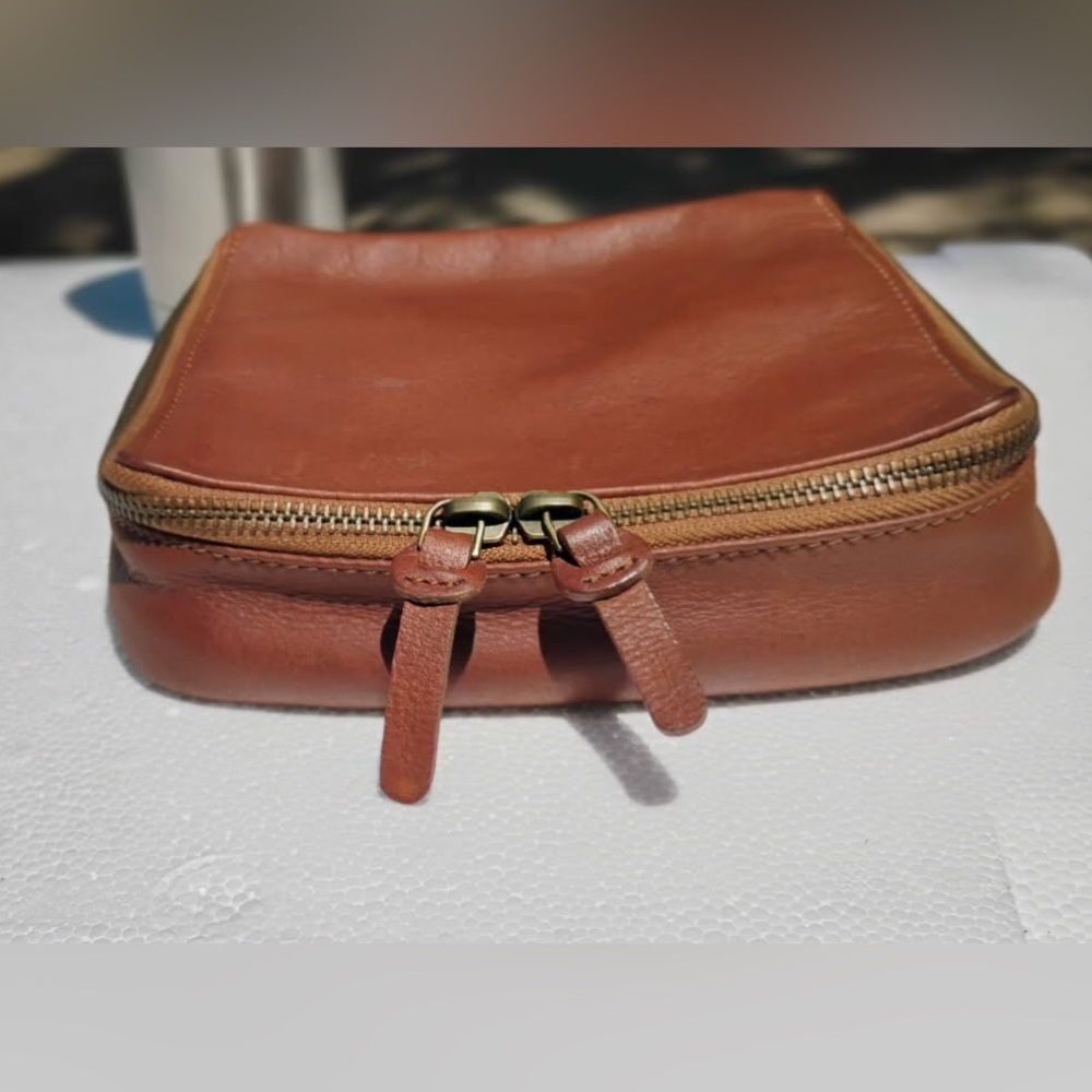 Men's Leather Toiletry Bag in Brown - Classic Travel Dopp Kit